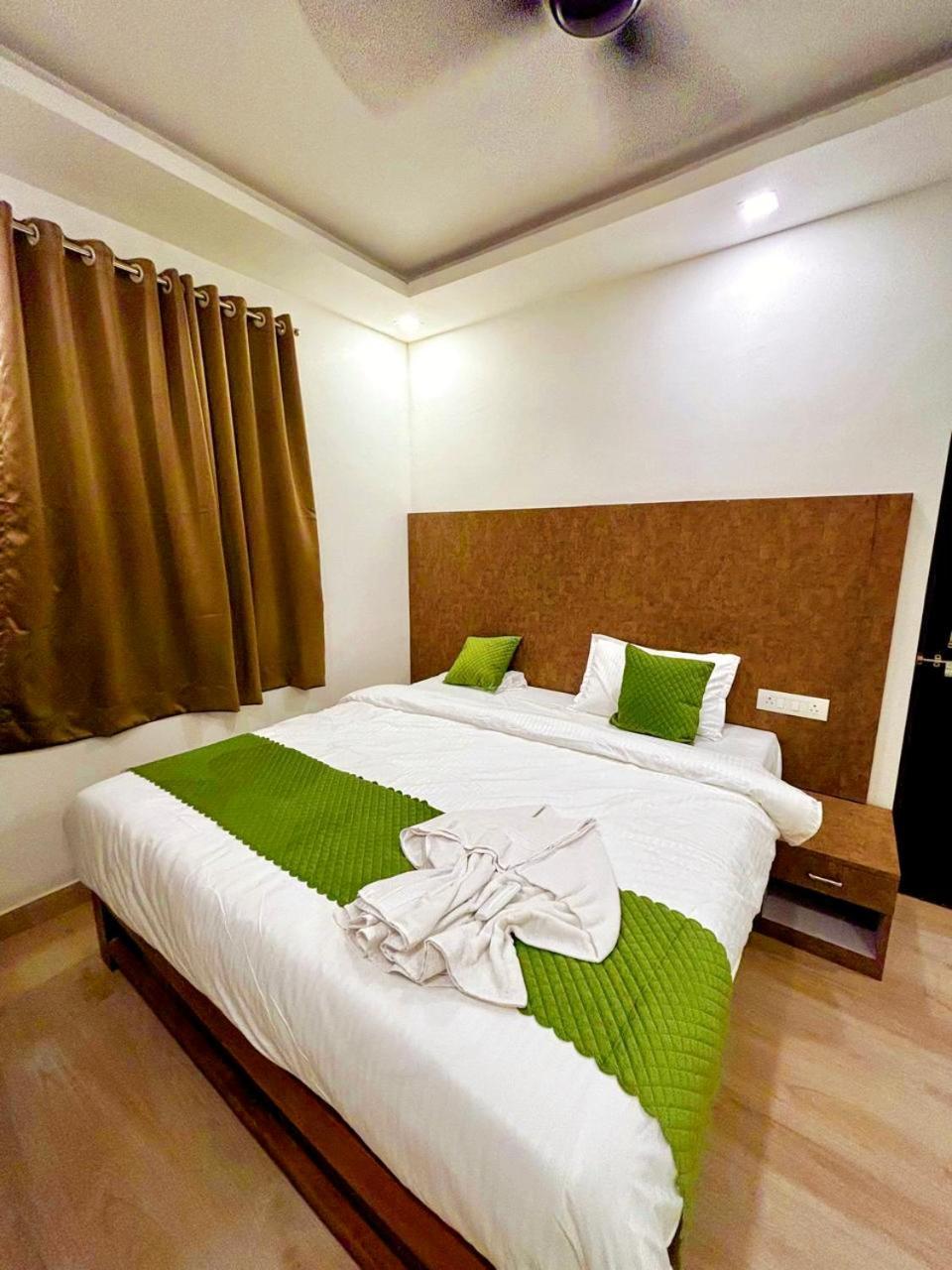 Baga Beach Inn Bagian luar foto